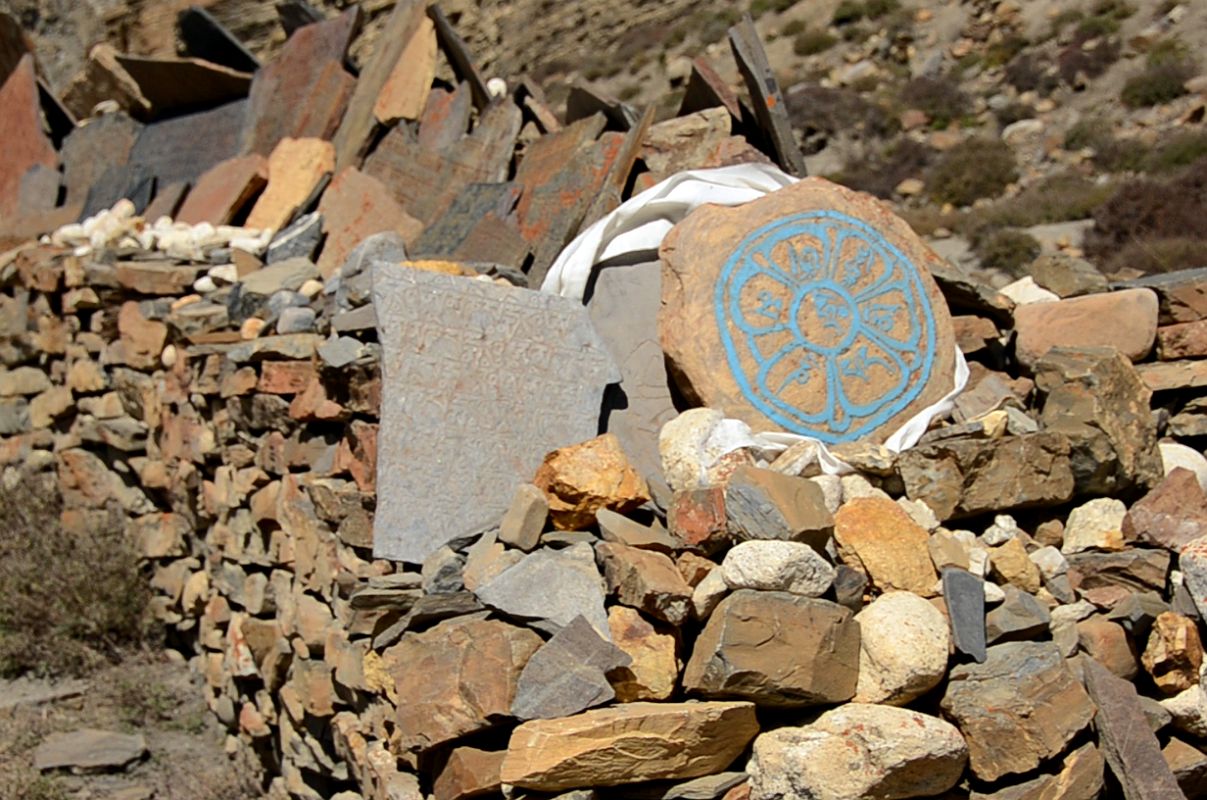 06 Mani Wall On The Trail From Phu Entrance Gate To Phu 